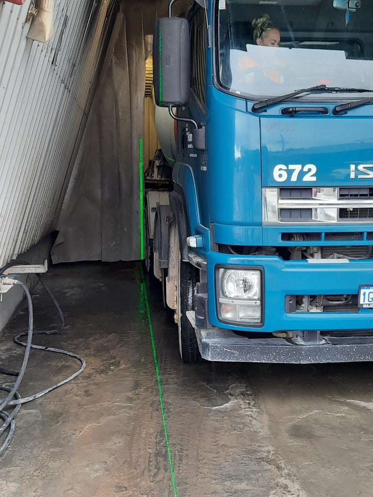 Park Assist for Heavy Vehicles - Introducing the MagicLine Laser Guide